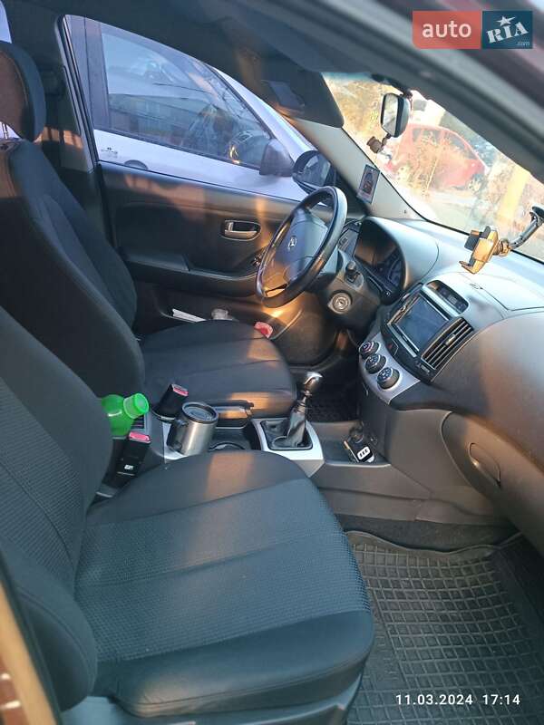 Седан Hyundai Elantra 2008 в Києві
