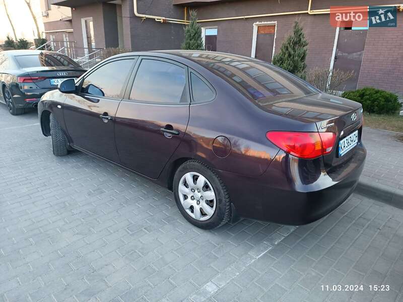 Седан Hyundai Elantra 2008 в 