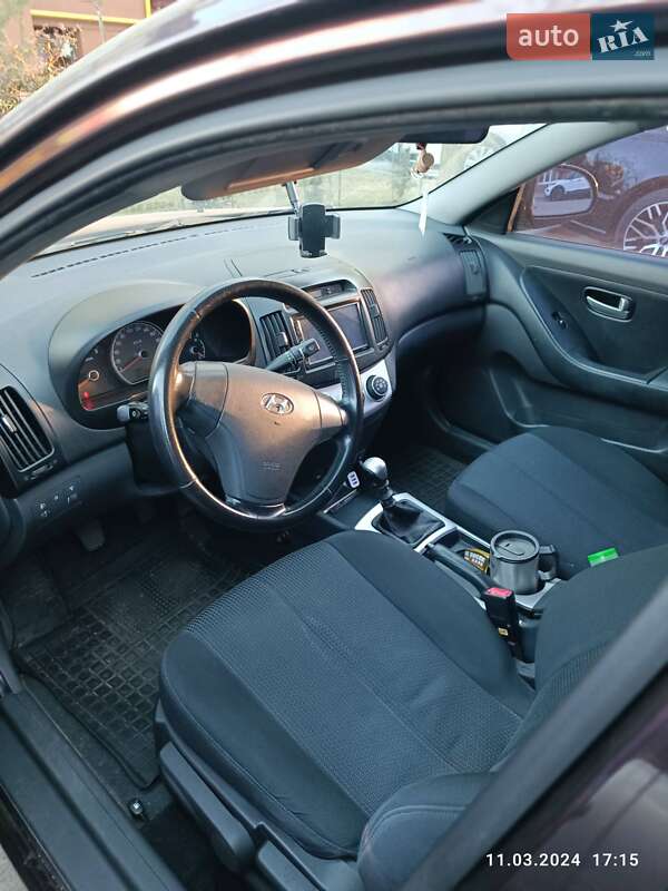 Седан Hyundai Elantra 2008 в Києві