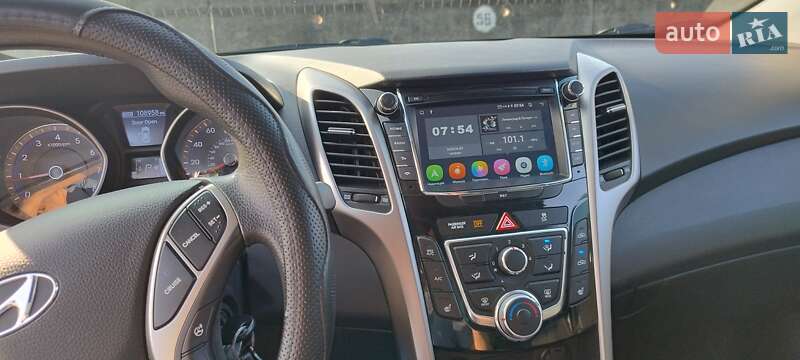 Хэтчбек Hyundai Elantra 2012 в Киеве