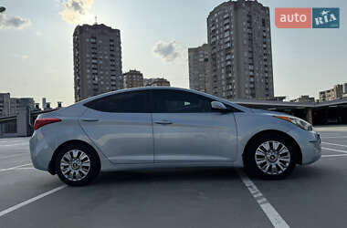 Седан Hyundai Elantra 2011 в Киеве