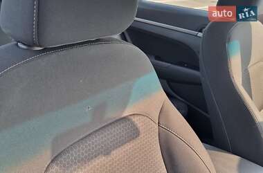 Седан Hyundai Elantra 2018 в 