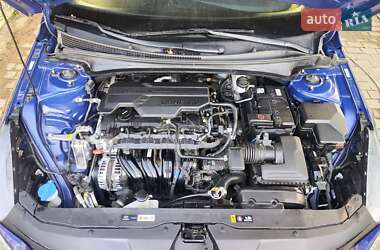 Седан Hyundai Elantra 2021 в 