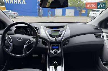 Седан Hyundai Elantra 2012 в 