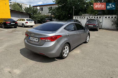 Седан Hyundai Elantra 2012 в Киеве