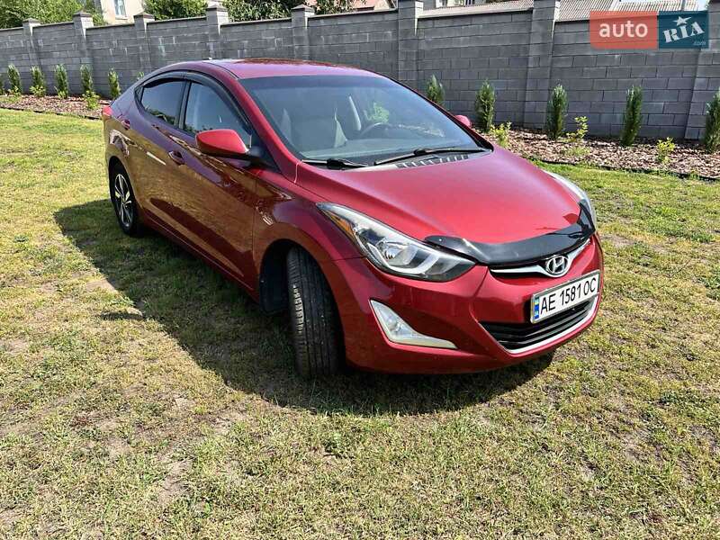 Седан Hyundai Elantra 2015 в 