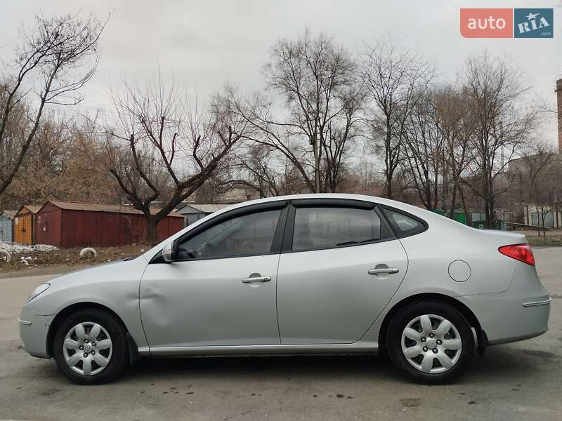 Седан Hyundai Elantra 2011 в Днепре