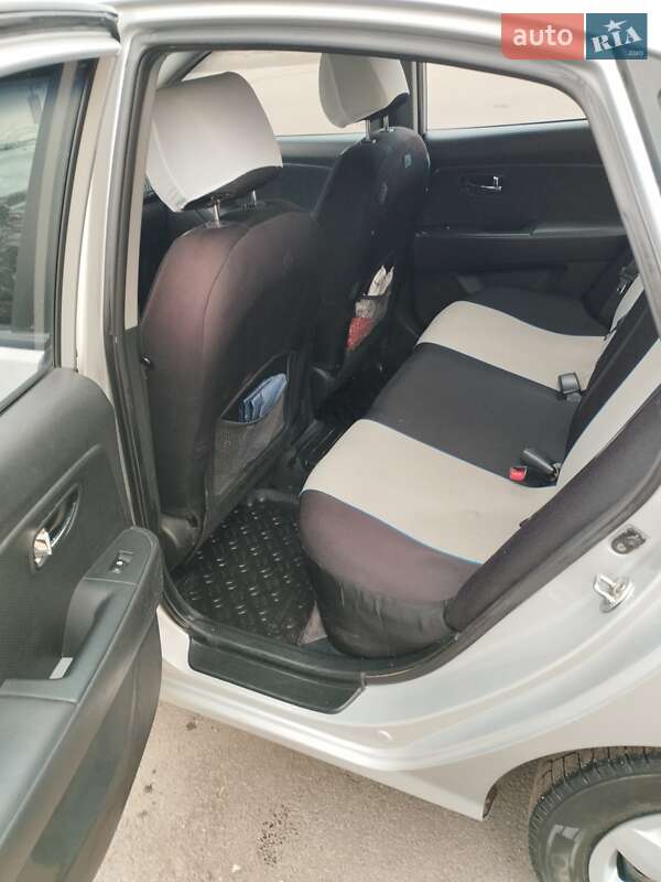 Седан Hyundai Elantra 2011 в Днепре