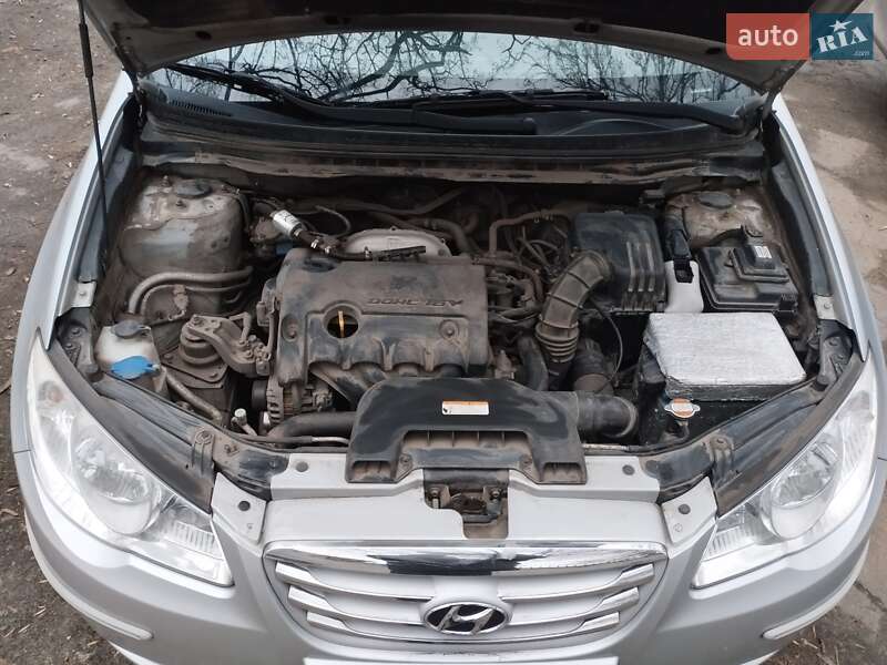Седан Hyundai Elantra 2011 в Днепре
