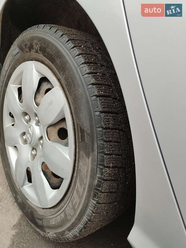 Седан Hyundai Elantra 2011 в Днепре