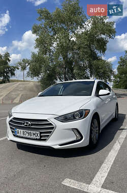 Седан Hyundai Elantra 2016 в Киеве