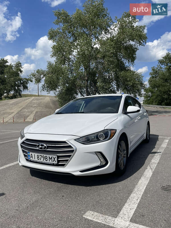 Hyundai Elantra 2016