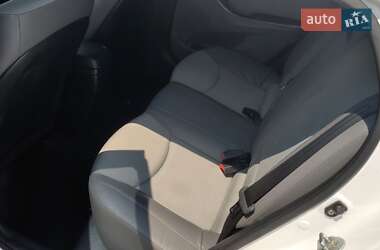 Седан Hyundai Elantra 2012 в 