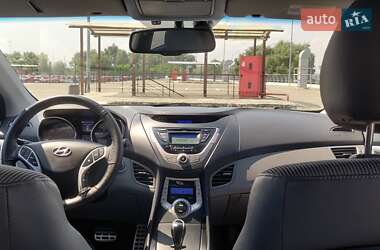Седан Hyundai Elantra 2012 в 