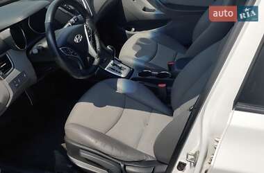 Седан Hyundai Elantra 2012 в 