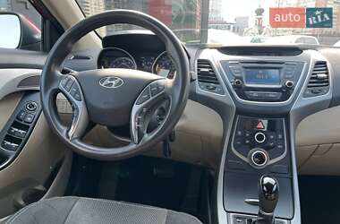 Седан Hyundai Elantra 2014 в 