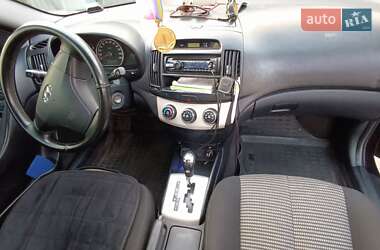 Седан Hyundai Elantra 2010 в 