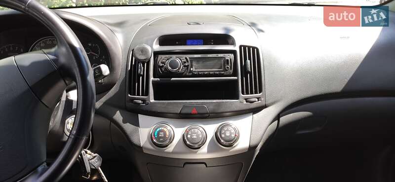 Седан Hyundai Elantra 2007 в Киеве