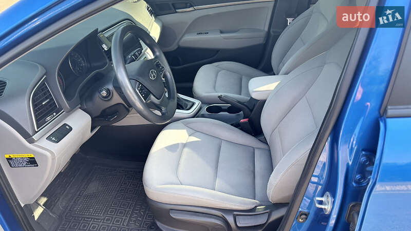Седан Hyundai Elantra 2016 в Полтаве