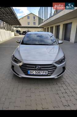 Седан Hyundai Elantra 2017 в Дрогобичі