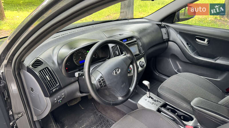 Седан Hyundai Elantra 2007 в Киеве