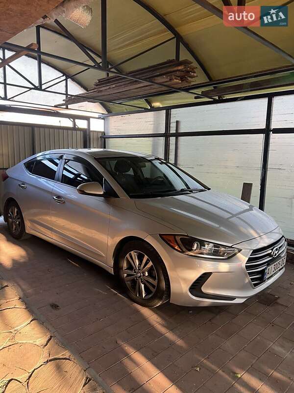 Седан Hyundai Elantra 2016 в Киеве