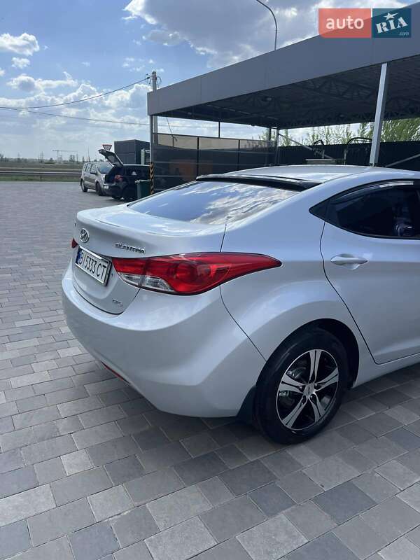 Седан Hyundai Elantra 2011 в Полтаве