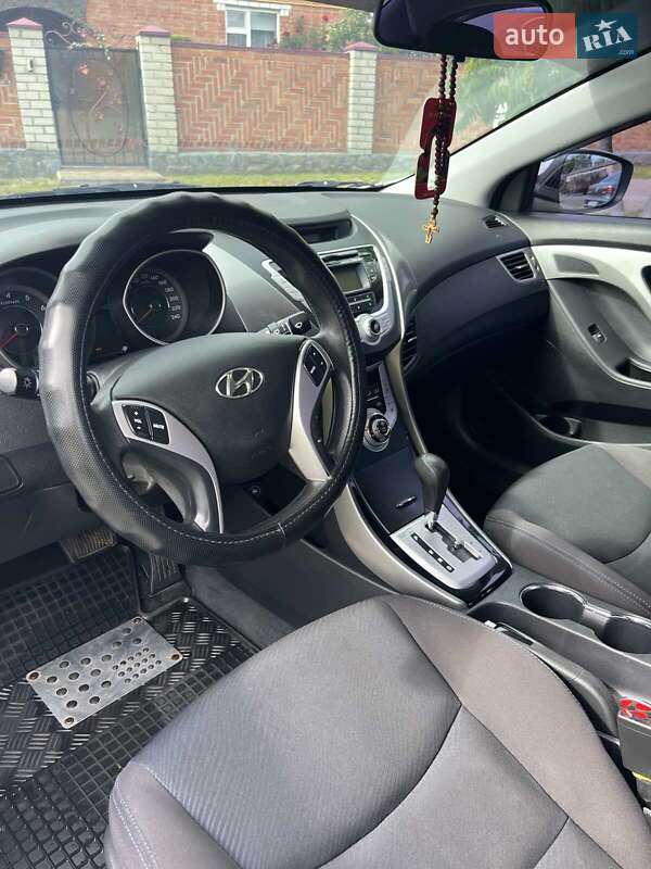 Седан Hyundai Elantra 2011 в Полтаве
