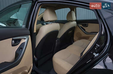 Седан Hyundai Elantra 2012 в 