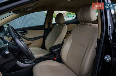 Седан Hyundai Elantra 2012 в 