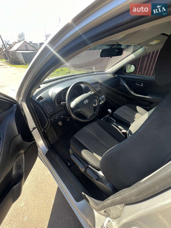 Седан Hyundai Elantra 2010 в Черкассах