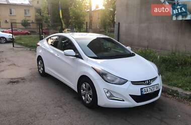 Седан Hyundai Elantra 2015 в Києві