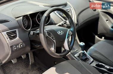 Седан Hyundai Elantra 2012 в 