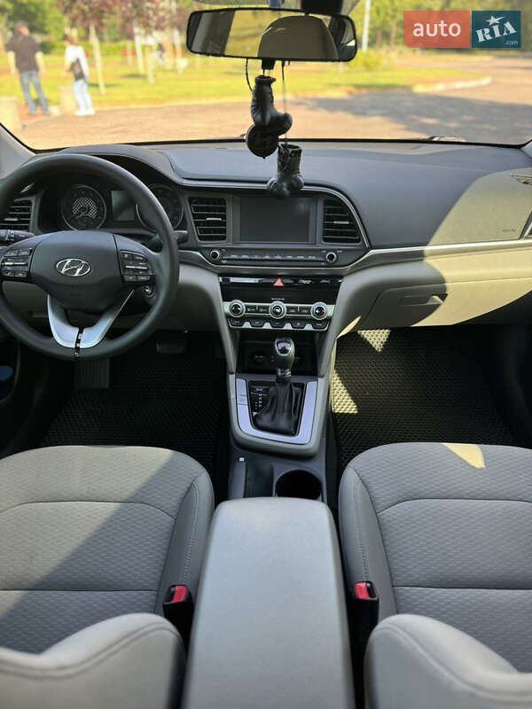 Седан Hyundai Elantra 2019 в Кременчуці