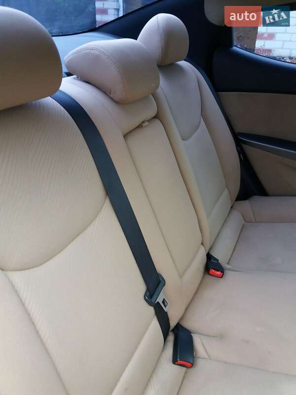 Седан Hyundai Elantra 2013 в Чернигове