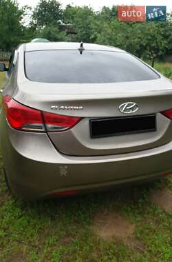 Седан Hyundai Elantra 2013 в 