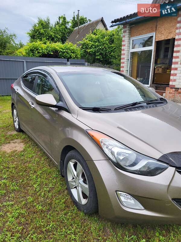 Седан Hyundai Elantra 2013 в Чернигове