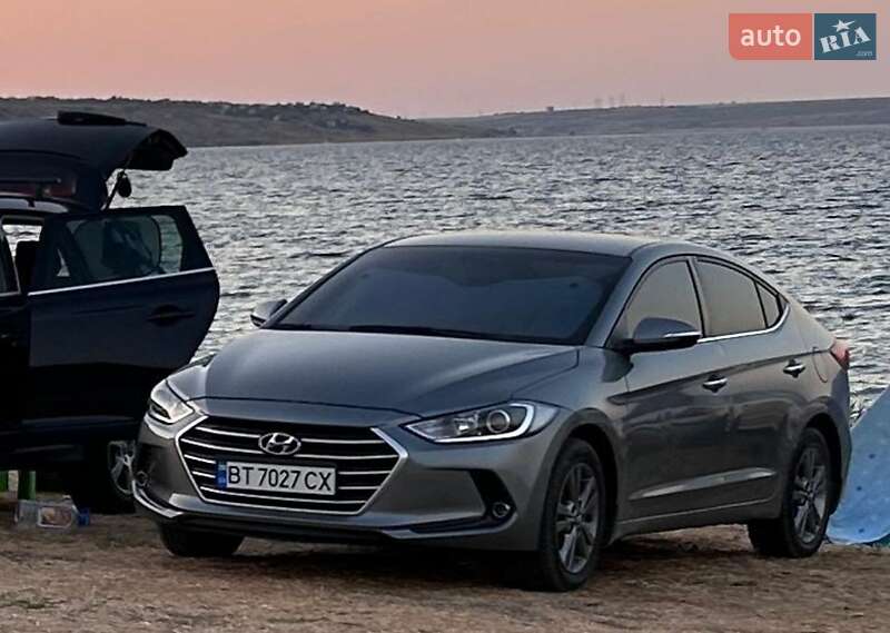 Седан Hyundai Elantra 2018 в 