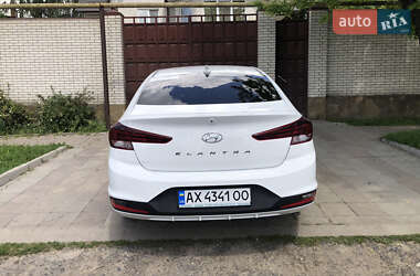 Седан Hyundai Elantra 2020 в 
