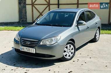 Седан Hyundai Elantra 2010 в Новомосковську