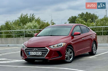 Седан Hyundai Elantra 2016 в Киеве
