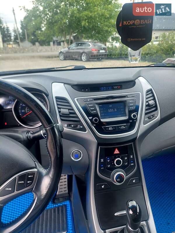 Седан Hyundai Elantra 2014 в Косові