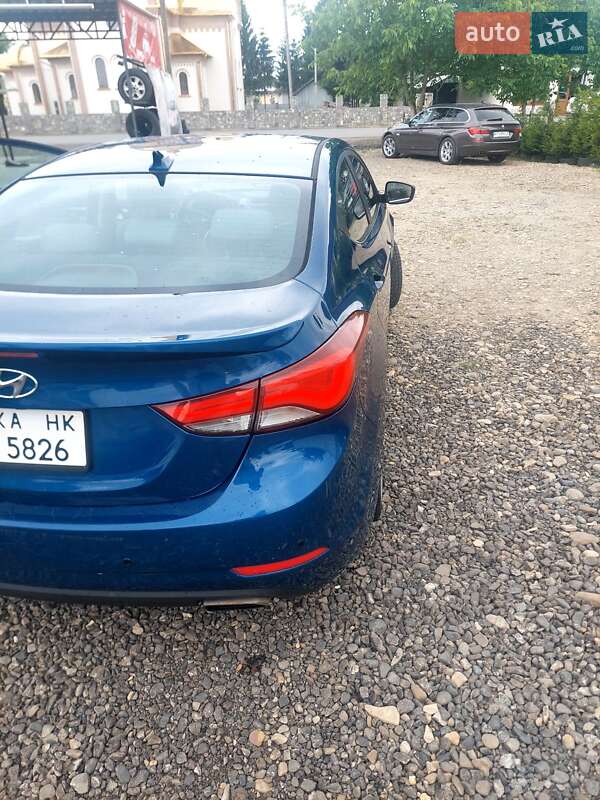 Седан Hyundai Elantra 2014 в Косові