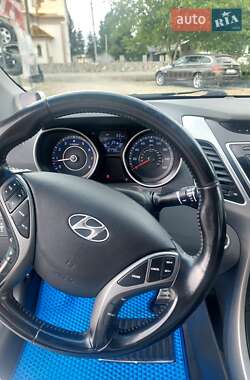 Седан Hyundai Elantra 2014 в 