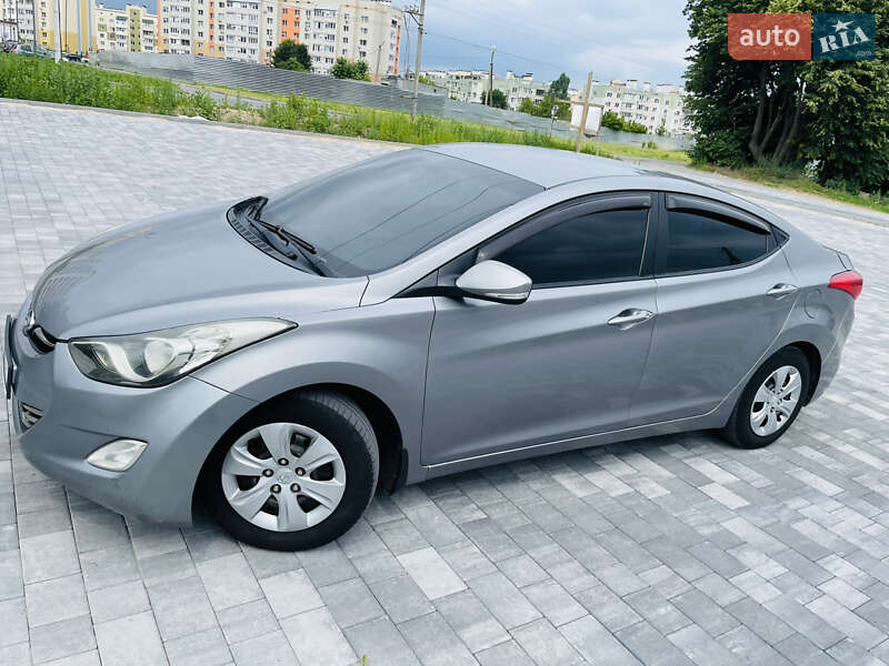 Седан Hyundai Elantra 2011 в Виннице