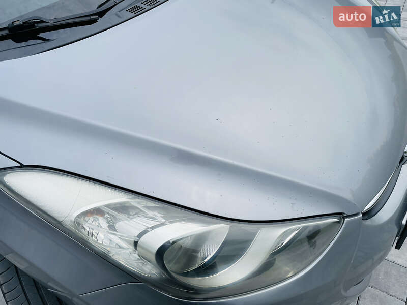 Седан Hyundai Elantra 2011 в Виннице