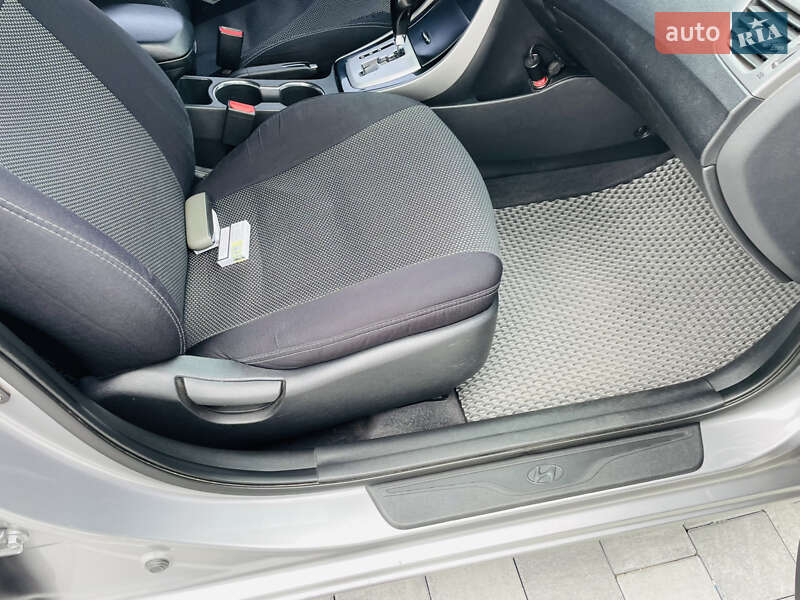 Седан Hyundai Elantra 2011 в Виннице