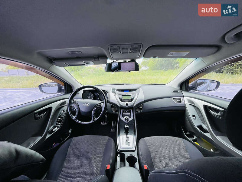 Седан Hyundai Elantra 2011 в Виннице