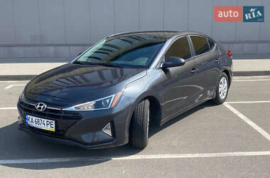 Седан Hyundai Elantra 2019 в Киеве