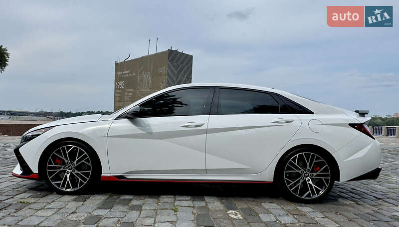 Седан Hyundai Elantra 2023 в Киеве